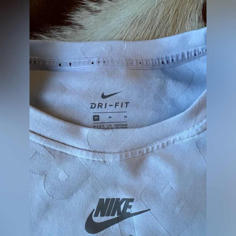 Women’s Nike Cropped Long Sleeve - Picture 2 of 3